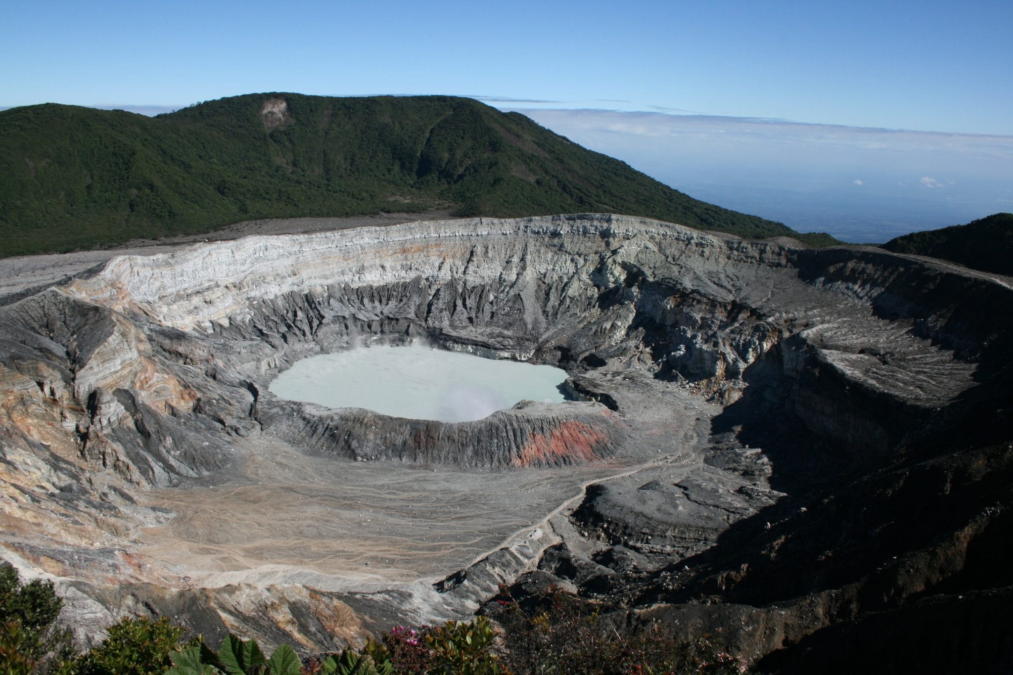 le cratëre du volcan Poas au Costa Rica