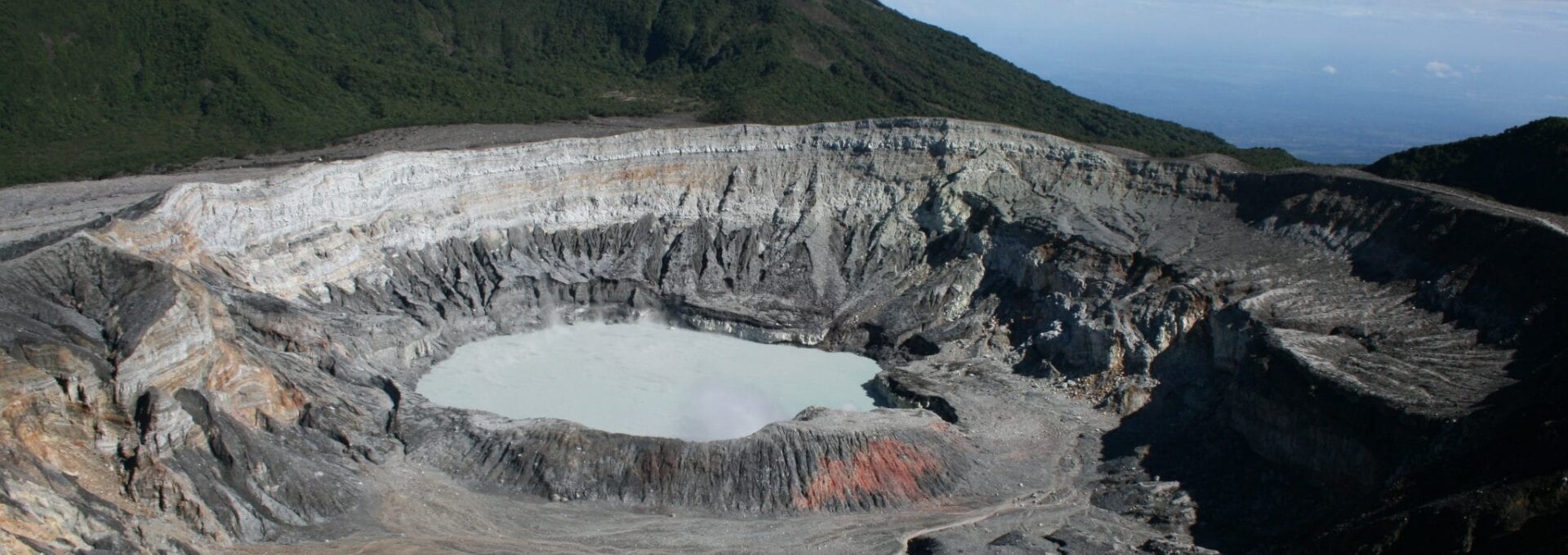 le cratëre du volcan Poas au Costa Rica